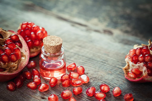 Pomegranate Oil for Acne: The Perfect Antidote